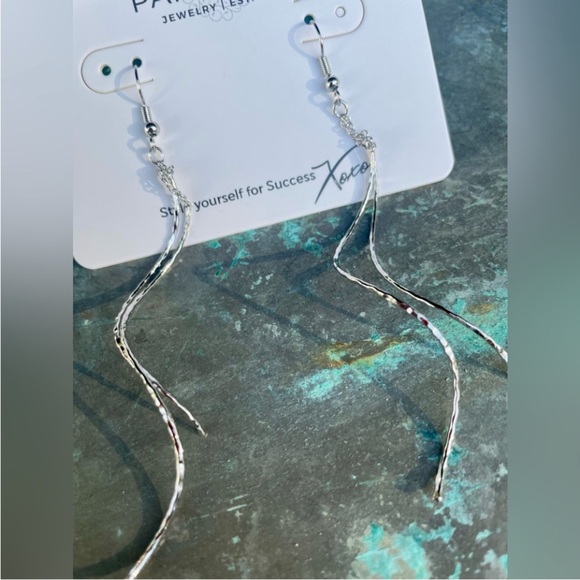 Park Lane Silver Dangle “Whisper”Earrings NIB - Picture 2 of 5